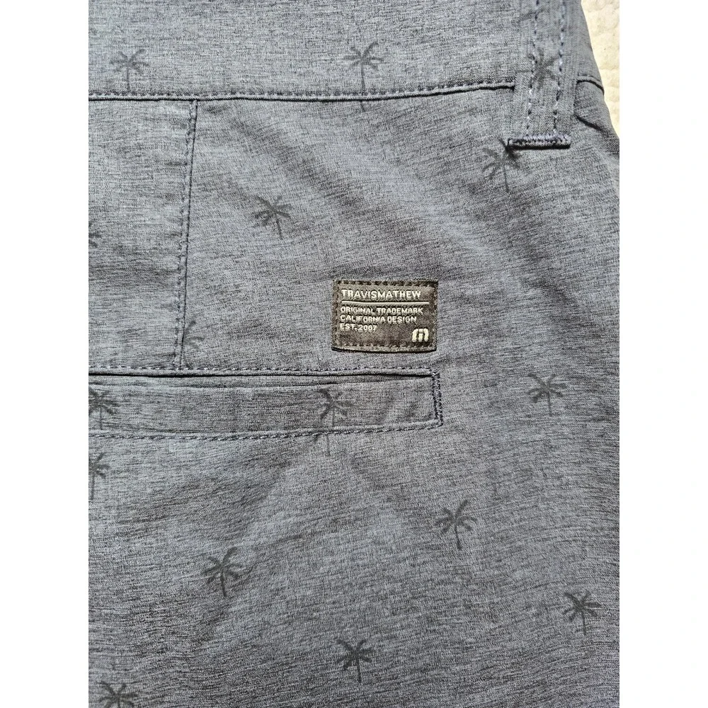 TravisMathew Mens 38 Golf Shorts Charcoal Gray Palm Tree Print